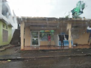 Pharmacie de Passamainty sous la pluie