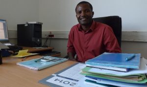 Nassuf Addeni Daroueche, conseiller municipal dans une équipe composée majoritairement de trentenaires