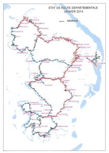 La carte des routes de Mayotte. En rouge, les nationales. En bleu, celles qui dépendent du Conseil général. En noir, les portions dégradées