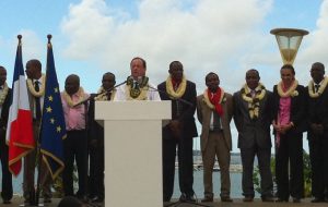 François Hollande alors candidat à la présidentielle de passage à Mayotte en 2012