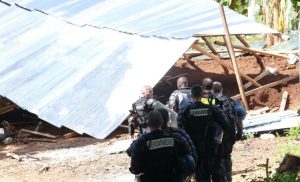 Les gendarmes viennent sécuriser la zone après un 'décasage' 