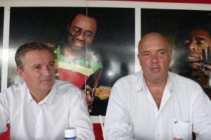 Nicolas Dupont-Aignan et Gilles Martin à Mayotte en février dernier