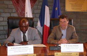 "Un grand volontarisme à Mayotte", relevait Nicolas Verdon (à droite), tandis que Bourhane Allaoui rappelait que l'association fait "à la place de"