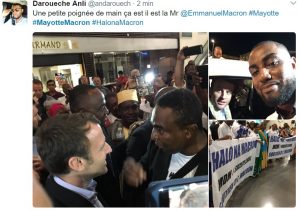 Emmanuel Macron à l'aéroport de Mayotte