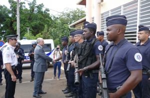 Les policiers du Groupe de Sécurité de Proximité se présentent à Bruno Le Roux