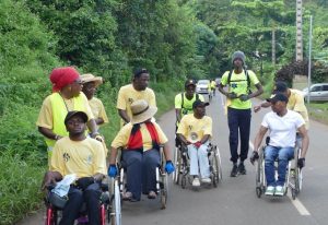 Les participants du Tour de Mayotte aux côtés de docteur Léo