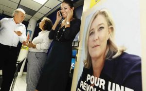 Dans le QG de Marine Le Pen à La Réunion dimanche soir (Photo: JIR)