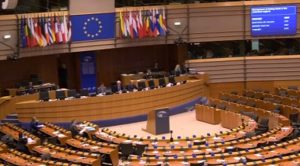 Après le vote du parlement européen, la Commission doit s'emparer du dossier