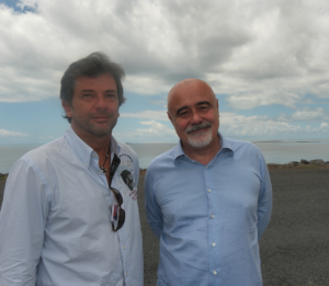 Jean-Jacques Robin et Jean-Claude Pastorelli sur la plage de Trévani