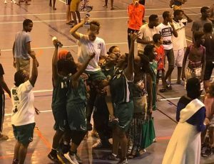 Les féminines de Vautour, championnes de Mayotte, face aux Tamponnaises ce samedi soir (Photo: Habary za Vautour)