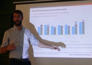 Kévin Cariou présentait son étude des finances compilées des communes de Mayotte
