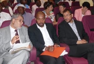 Les conférenciers Ahmed Jaballah, Bajrafil Mohamed-Soyir et Larbi Becheri