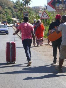 Le long chemin vers l'aéroport