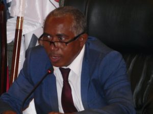 "Arrêtons d'attendre que Paris ou Bruxelles fassent notre travail", implore Sidi Mohamed