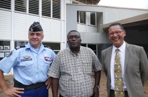 Le colonel Leclercq, Ali Siaka et Didier Cauret, satisfaits de cette première opération